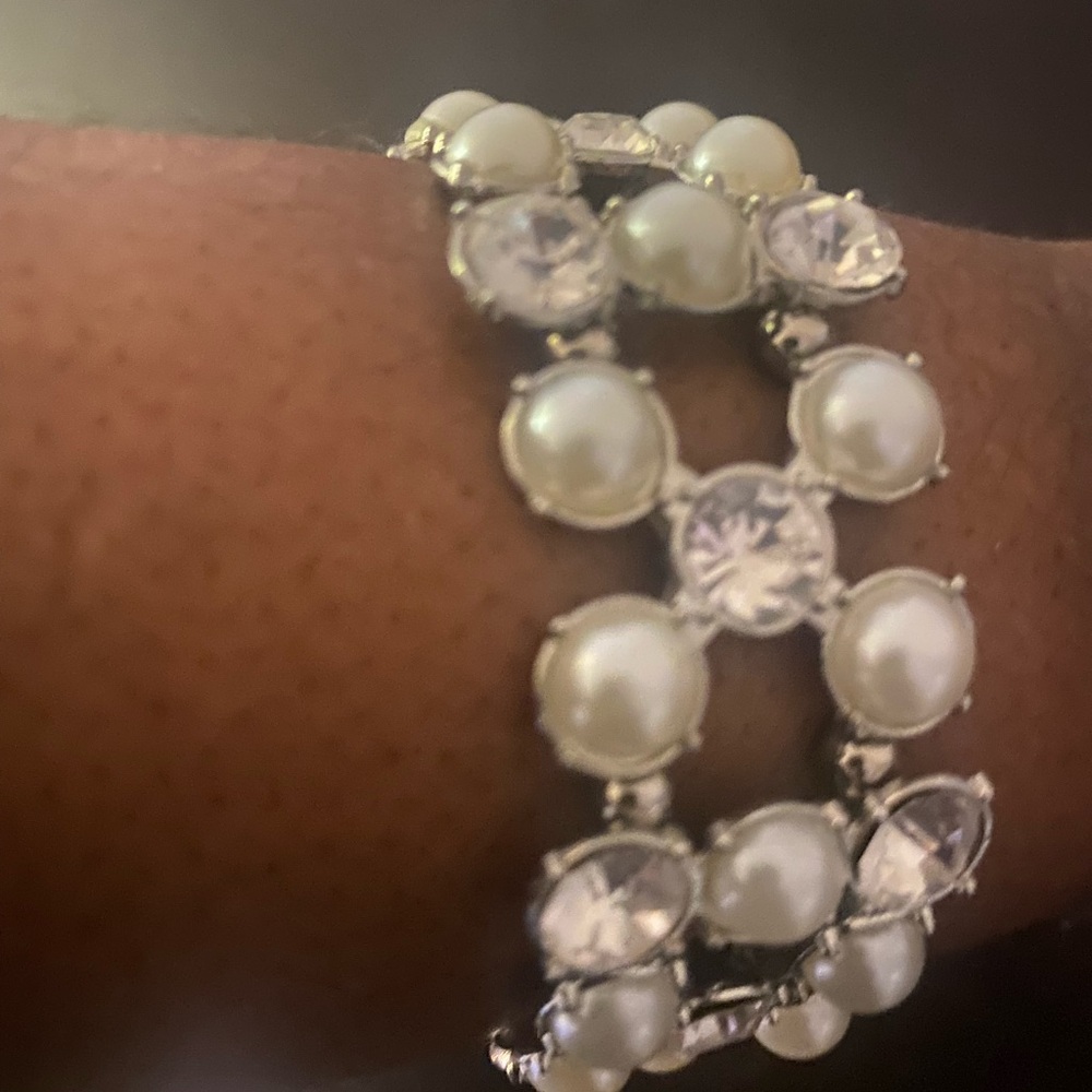 Faux Pearl and Diamond Stretch Bracelet